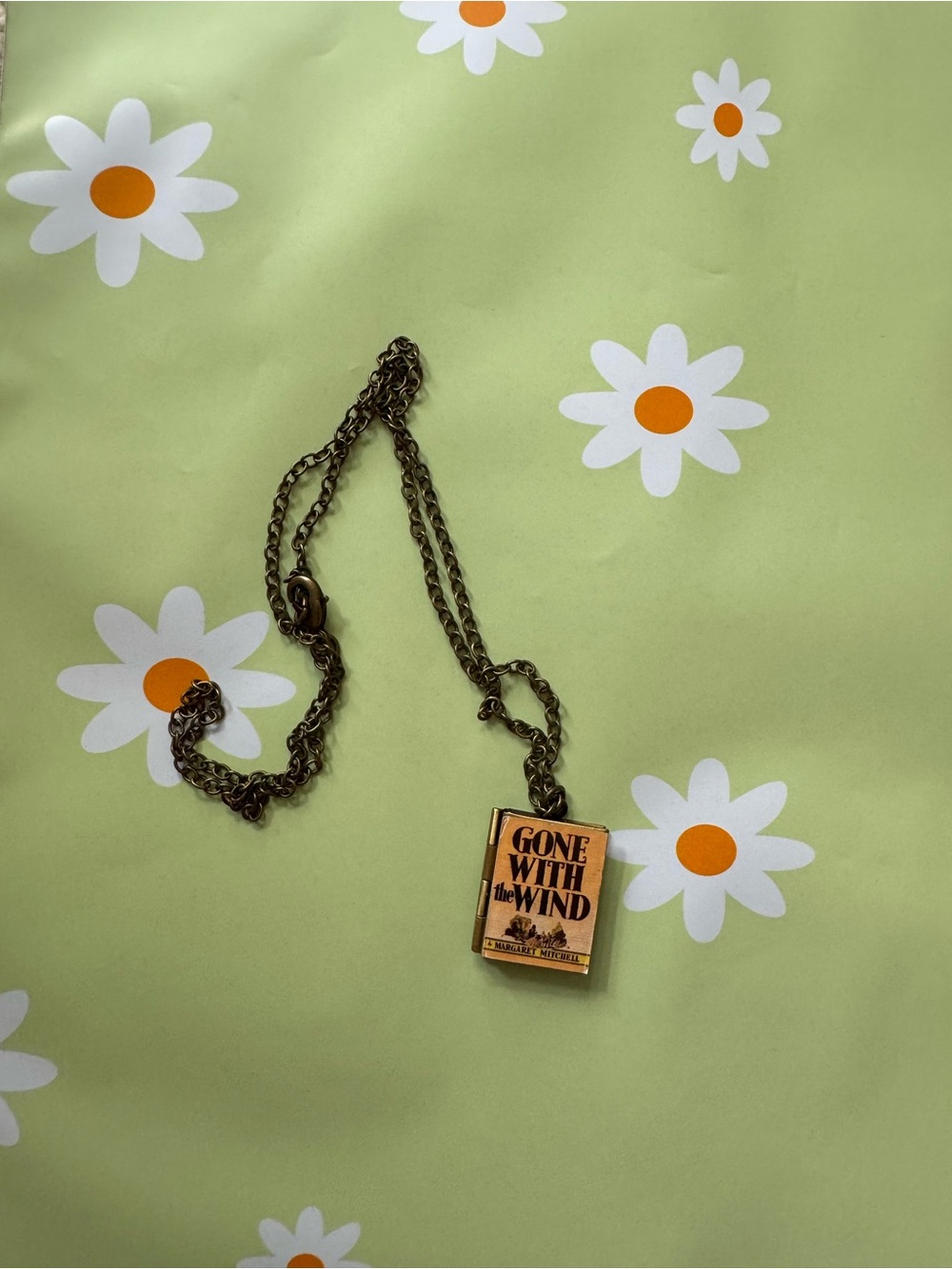 Vintage-Inspired 'Gone With The Wind' Brass Colored Book Locket - Brown